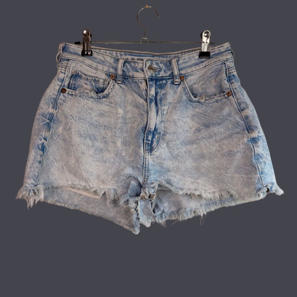 American Eagle Mom Short High Rise Denim Shorts  Color: Light Blue